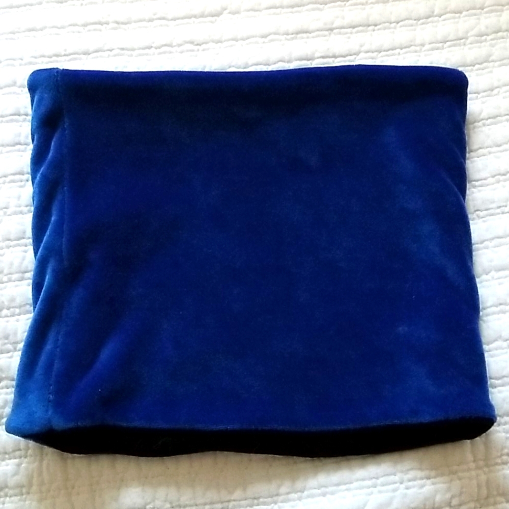 Velvet neckwarmer